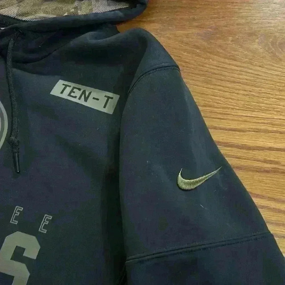 Tennessee Titans Salute to Service Nike Hoodie womens M NFL camo dri-fi military - Picture 3 of 8